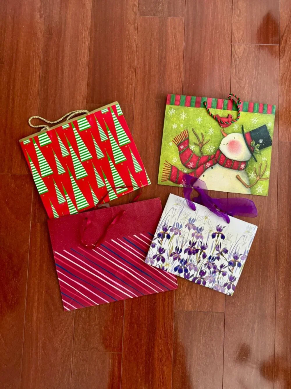 HOLIDAY Gift Bag/Box Assortment - 14 Gift Bags + 1 Gift Box